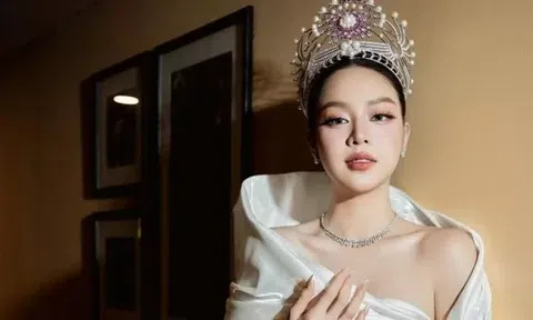 Sao Việt: Hoa hậu Huỳnh Thị Thanh Thủy cuốn hút với đầm dạ hội