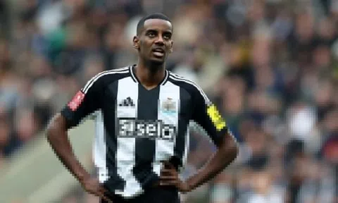 Hậu quả nghiêm trọng nếu Isak không thể rời Newcastle