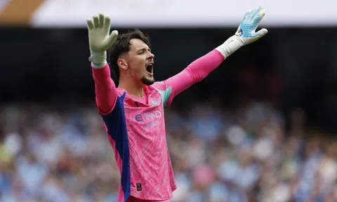 Tân binh Man City bị chế giễu