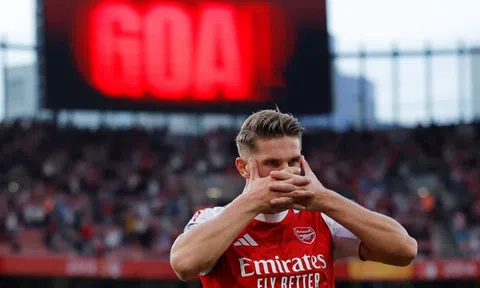 Mặt tối sau chiến thắng huỷ diệt của Arsenal