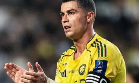 Ác mộng luân lưu tái diễn với Ronaldo