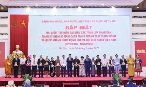 Doanh nhân Đỗ Quang Hiển được vinh danh nhờ đóng góp cho cộng đồng