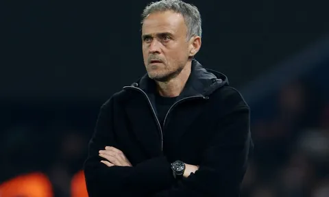 Luis Enrique 'thoát hiểm' ngoạn mục