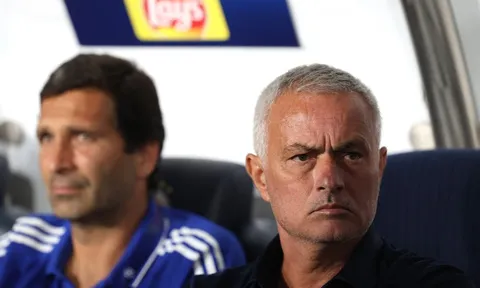 Vì sao Mourinho được bồi thường đến 99 triệu bảng?