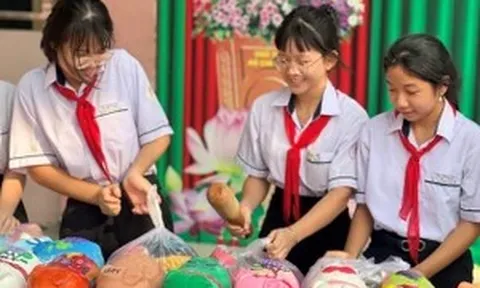 Chuẩn bị năm học mới: San sẻ gánh lo, tiếp sức đến trường