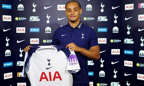 Vừa ra mắt Tottenham, Xavi Simons 'cà khịa' Chelsea