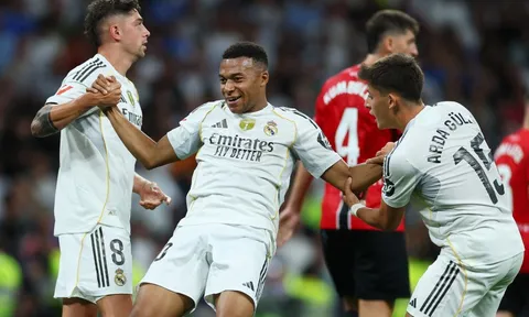 Real Madrid chiếm ngôi đầu sau màn lội ngược dòng