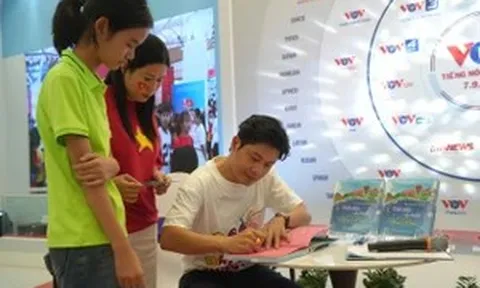 Nhạc sĩ Nguyễn Văn Chung ‘Viết tiếp câu chuyện hòa bình’