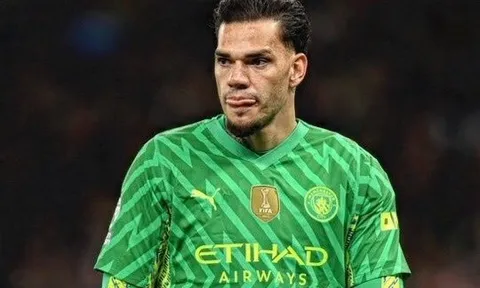 Ederson bị tố tham tiền