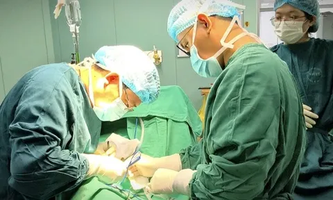 Nguy cơ liệt mặt, mù lòa từ u tuyến nước bọt ác tính