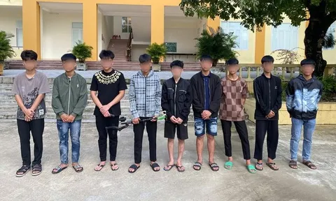 Thu giữ nhiều hung khí từ 2 nhóm thanh niên mang theo để hỗn chiến