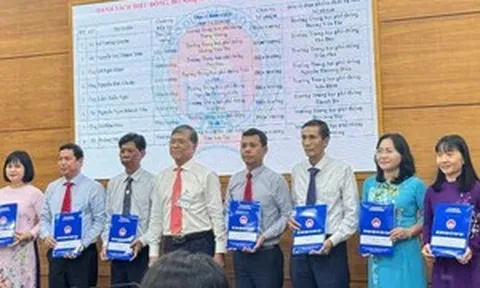 Sở GD&ĐT TPHCM luân chuyển, bổ nhiệm loạt Hiệu trưởng các trường THPT