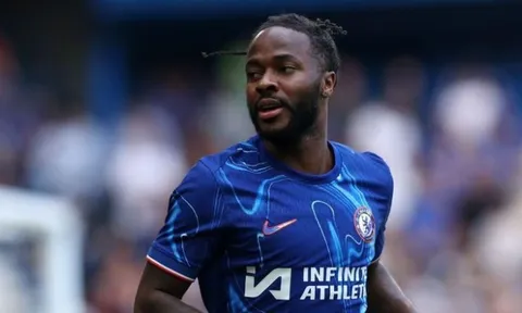 Maresca không thèm nhìn mặt Sterling