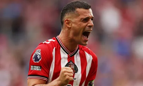 Sunderland khởi đầu như mơ khi trở lại Premier League