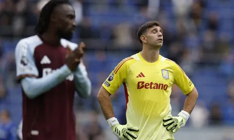 Hào quang Aston Villa phai mờ