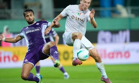 Napoli hạnh phúc vì Hojlund, MU nuốt trọn nỗi đau cay chát