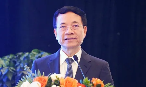 Bộ trưởng Nguyễn Mạnh Hùng chỉ ra những "gã khổng lồ bé nhỏ" tạo sự thay đổi lớn cho thế giới, Chủ tịch CMC công bố một chiến lược "khủng"