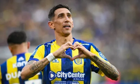 Di Maria lại tạo nên 'phép thuật' từ chấm phạt góc