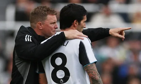 Hàng tiền vệ ‘quái vật’ của Newcastle