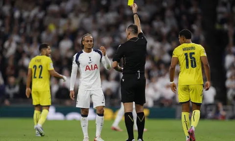 Thảm họa trọng tài ở Champions League