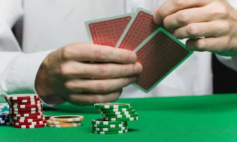Đề nghị kiểm tra, rà soát việc cấp giấy phép hộ kinh doanh “Dịch vụ trò chơi trí tuệ Dragon Poker” tại khách sạn Grand Plaza