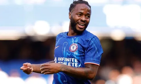 Sterling bị cô lập ở Chelsea