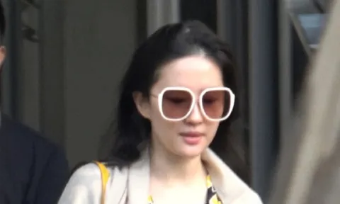 Lưu Diệc Phi gây sốc với nhan sắc ngoài đời thực