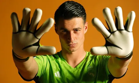 Kepa chính thức trình làng Arsenal
