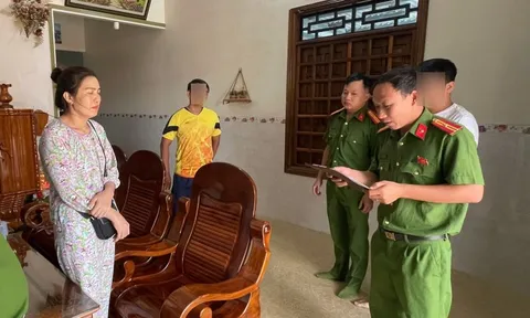 Khởi tố "tú bà" điều hành đường dây mại dâm chuyên cung cấp cho quán karaoke