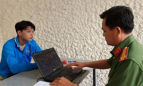 Thanh niên sinh năm 2008 đến tiệm vàng nhờ rút 63 đồng triệu tiền mặt, sau đó chuyển khoản trả lại 63 nghìn: Công an lập tức truy bắt