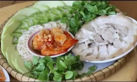 Giá heo hơi hôm nay 15/10: Miền Bắc, miền Nam đi ngang, toàn quốc dao động 50.000-54.000 đồng/kg