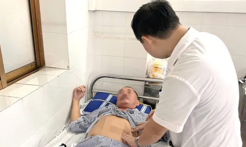 Đau bụng quanh rốn, đi khám phát hiện mắc hai loại ung thư 0