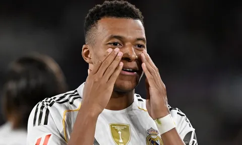 Mbappe hẹn hò bạn gái cũ của đồng đội?