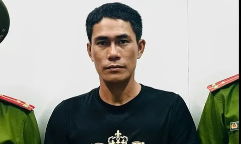 Bắt khẩn cấp gã trai làng kế bên đột nhập phòng cô gái đang ngủ