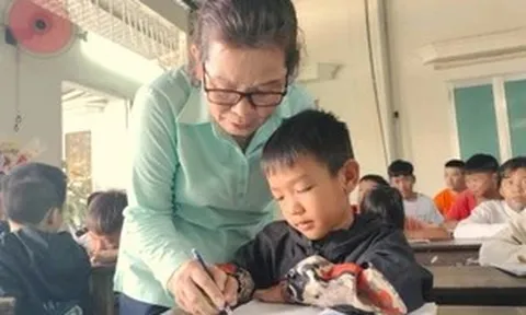 Lớp xóa mù chữ hơn 20 năm ở Cà Mau