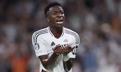 Vinicius đòi lương cao ngất ở Real