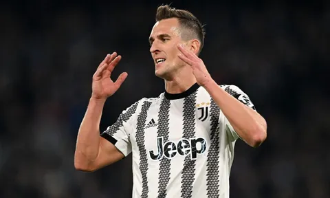Juventus run rẩy trước án phạt mới từ UEFA