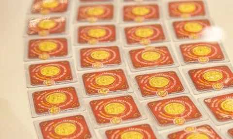 Có nên mua vàng trong cơn tăng điên loạn?