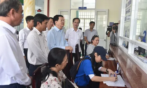 Phó Thủ tướng Mai Văn Chính kiểm tra mô hình chính quyền 2 cấp tại Đồng Tháp