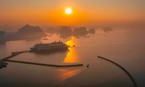 Vịnh Hạ Long vào thu