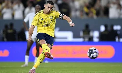 Chuyện gì đang xảy ra với Ronaldo?