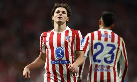 Atletico ra giá không tưởng cho Alvarez