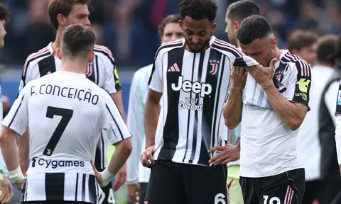 Juventus soi mình trong gương của Man United