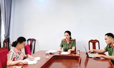 Lợi nhỏ, rủi ro lớn khi mua bán USD ở tiệm vàng
