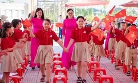 Nữ nhà giáo thời 4.0 trọn chữ 'nghề', vẹn chữ 'nhà'