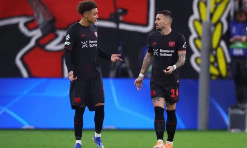 Ten Hag không phải vấn đề của Leverkusen