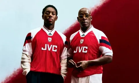 Arsenal hồi sinh chiếc áo đấu đẹp nhất thập niên 90
