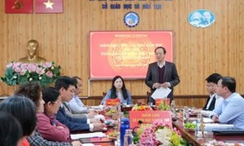 Thứ trưởng Phạm Ngọc Thưởng kiểm tra công tác đầu năm học tại Lạng Sơn