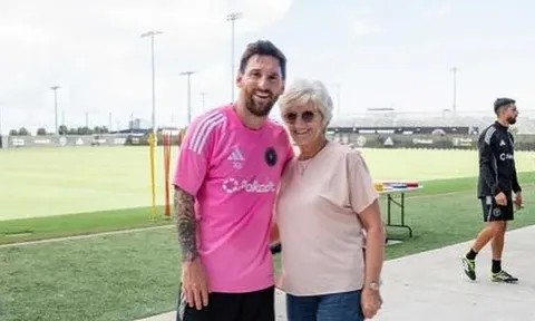 Bức ảnh Messi và mẹ Beckham gây chú ý