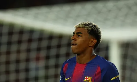 Rashford biến cú đá hỏng của Yamal thành bàn thắng